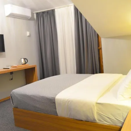 Aparthotel Rosse *
